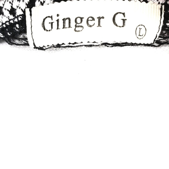 Ginger G B&W Tribal Geometric Print Crop Top - Picture 5 of 5